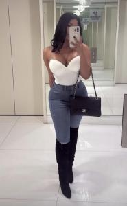 663756385: Chica busca chico en Melilla