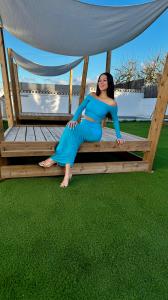 666314275: Chica busca chico en Ibiza