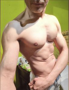 624740021: Chico busca chica en Gerona