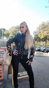 613676197: Chica busca chico en Gerona