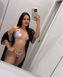 631901090: Chica busca chico en Málaga