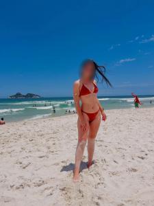 614952349: Chica busca chico en Barcelona