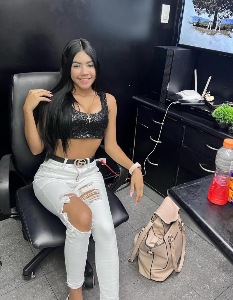 Chica busca chico en Tenerife: 