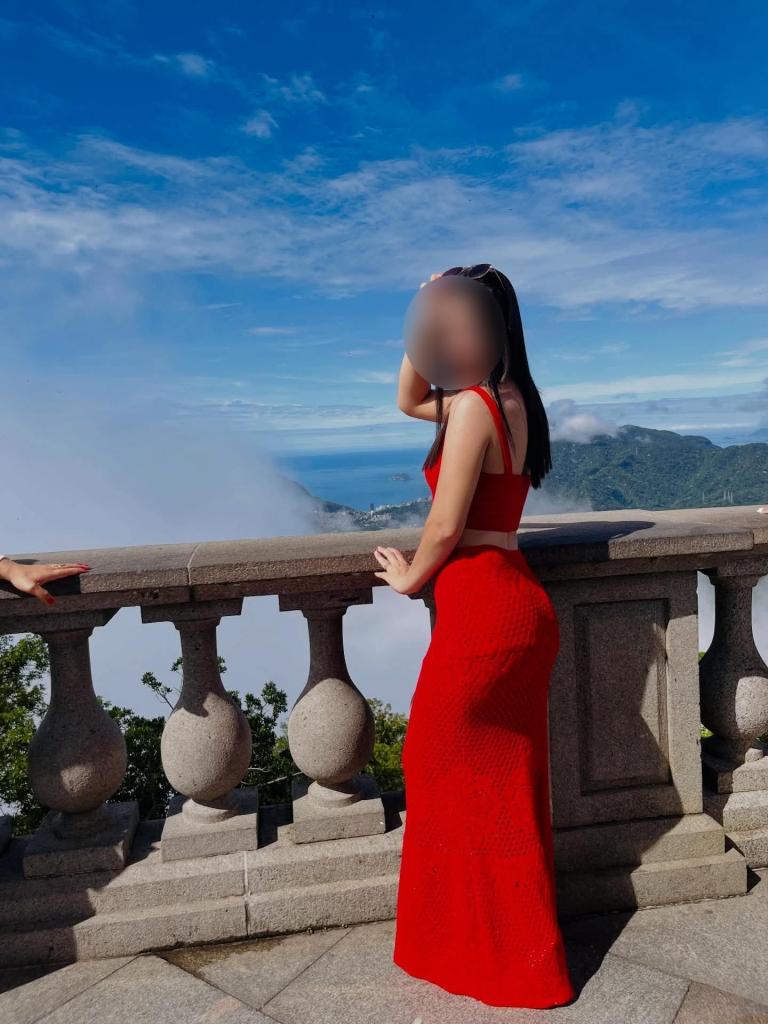 614952349: Chica busca chico en Barcelona