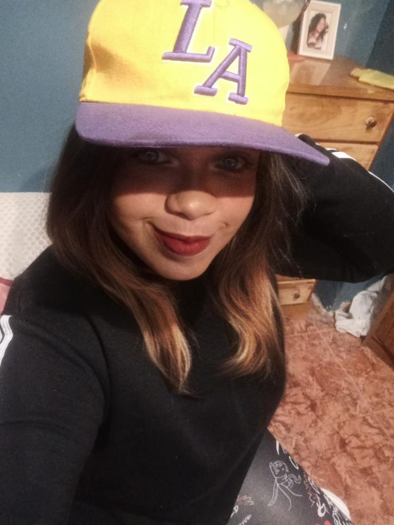 613393129: Chica busca chico en Barcelona