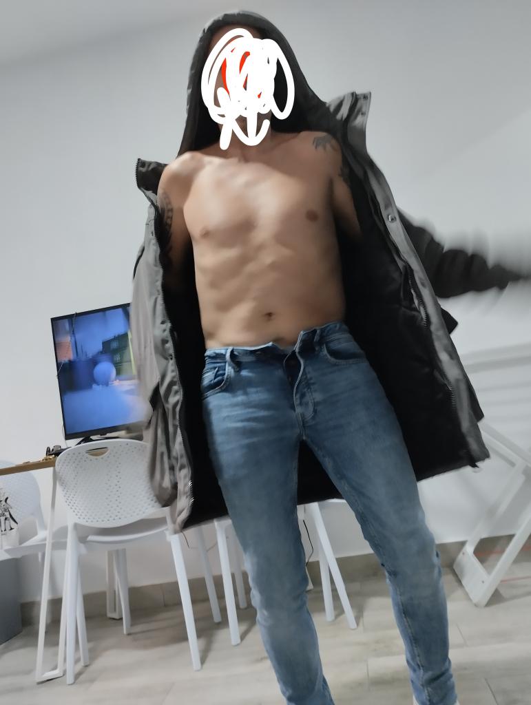 Chico busca chica en Sevilla: 