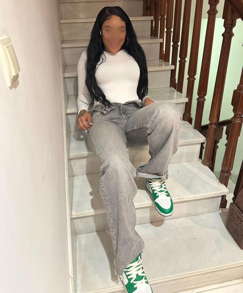 Chica busca chico en Granada: 