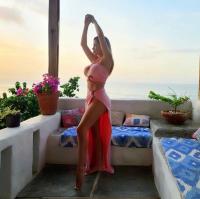 664776608: Chica busca chico en Melilla