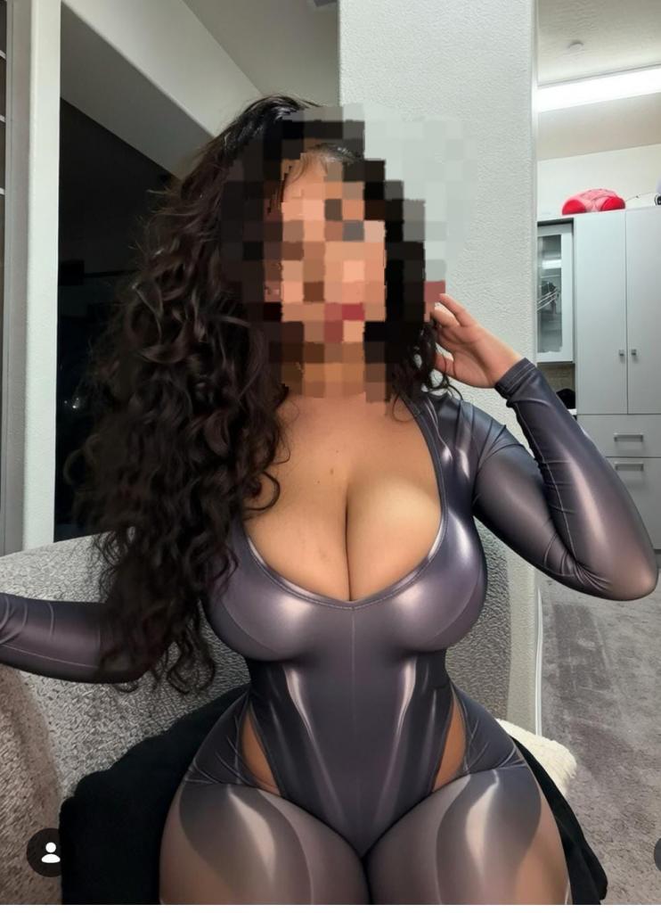 Chica busca chico en Granada: Chica busca chico