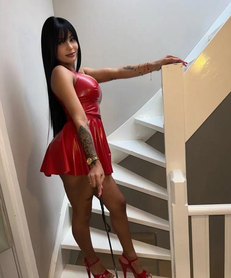 Chica busca chico en Granada: 