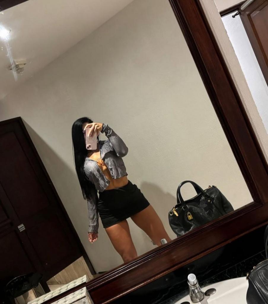 Chica busca chico en Almería: 