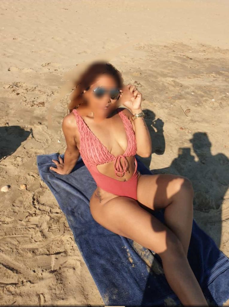 Chica busca chico en Huelva: 