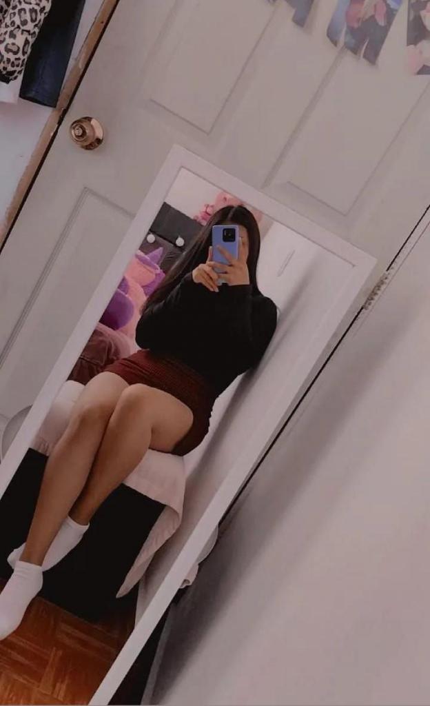 631248297: Chica busca chico en Barcelona