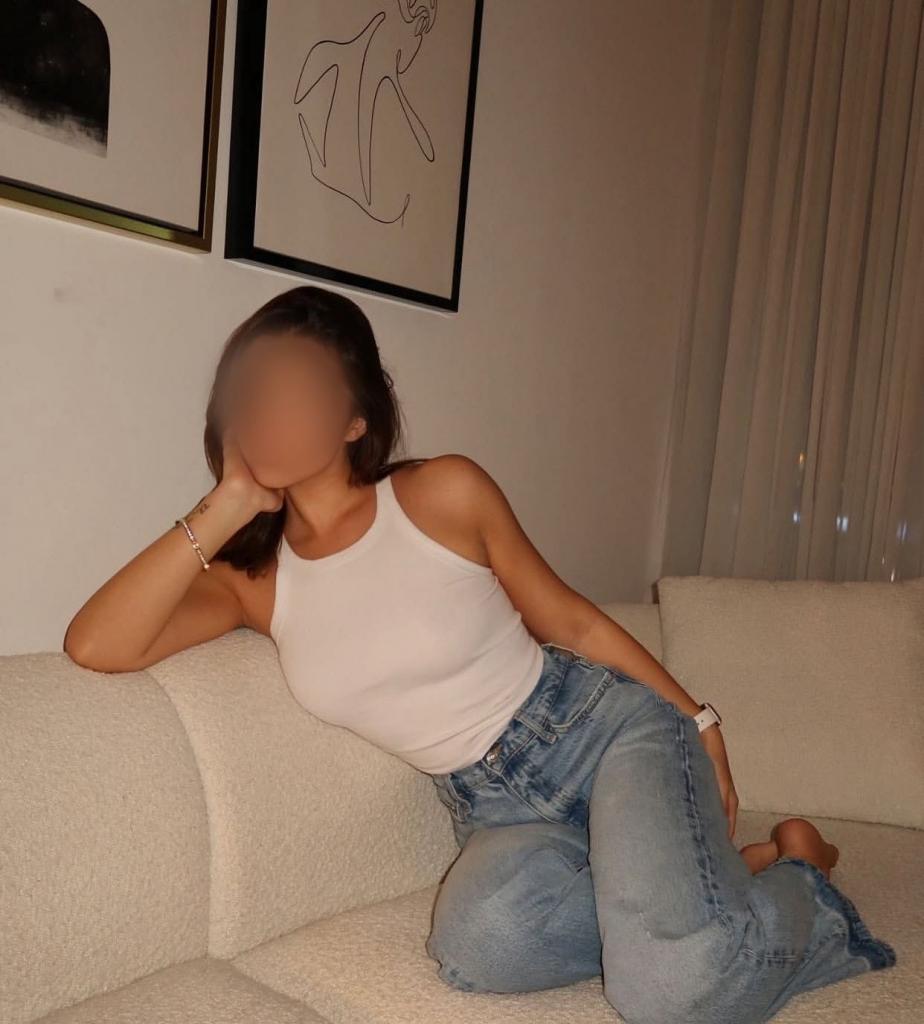 Chica busca chico en Cádiz: 