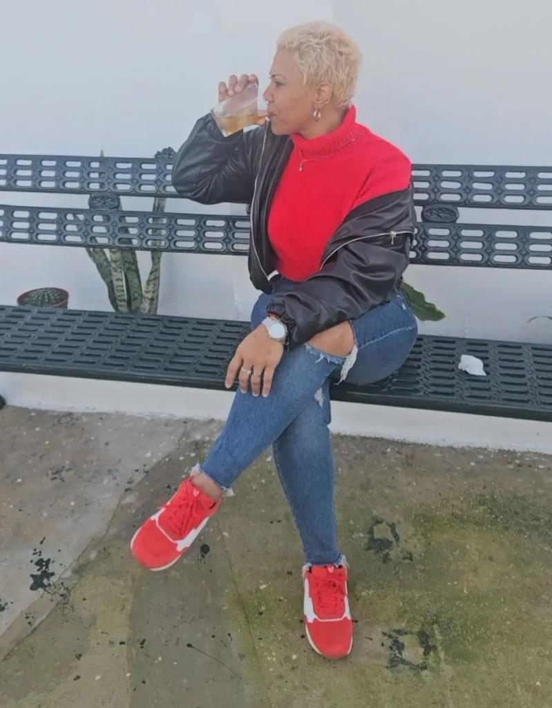 Chica busca chico en Huelva: 