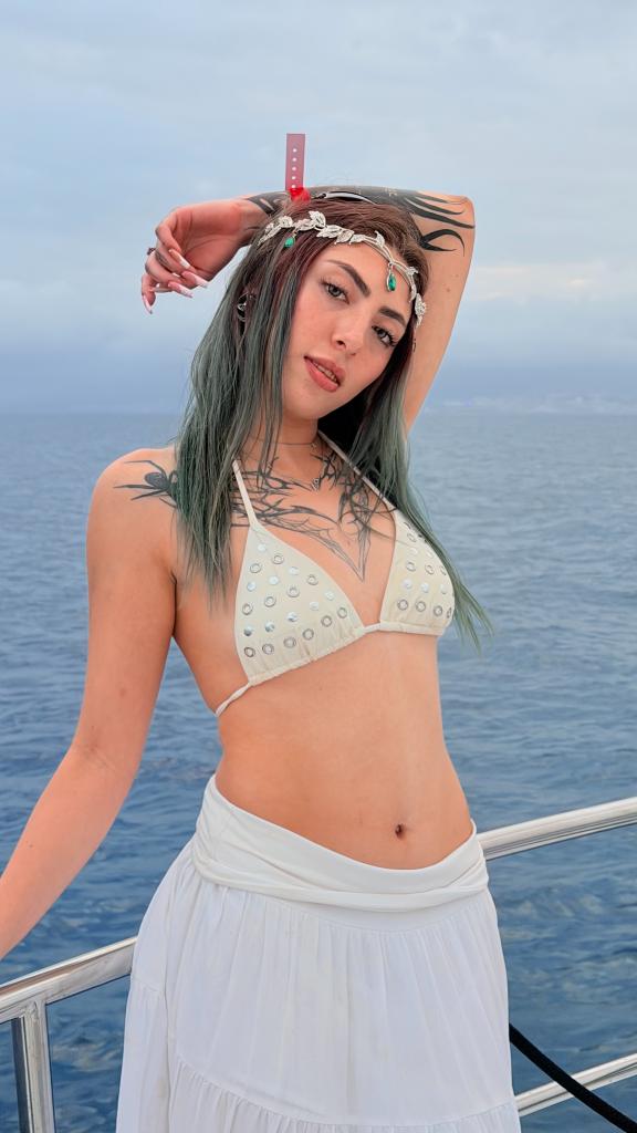 Chica busca chico en Ibiza: 