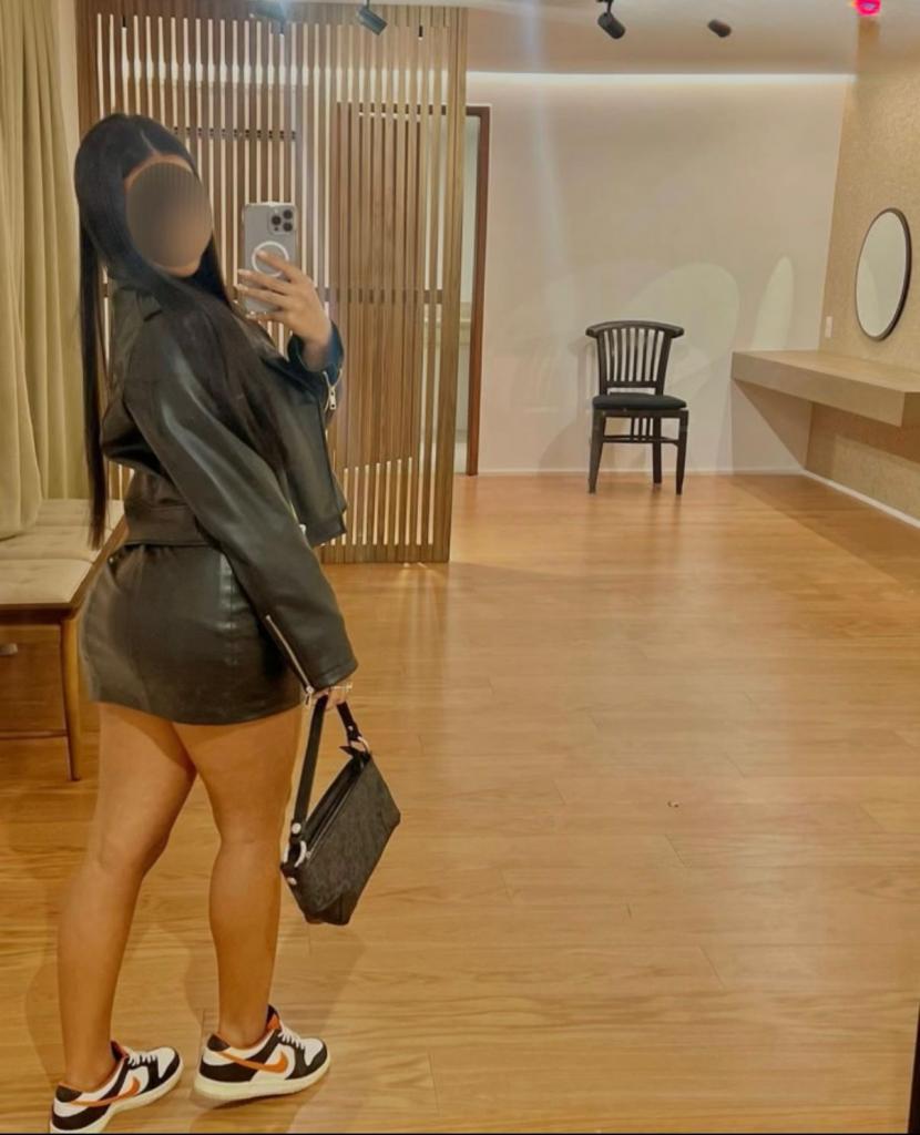 Chica busca chico en Almería: 