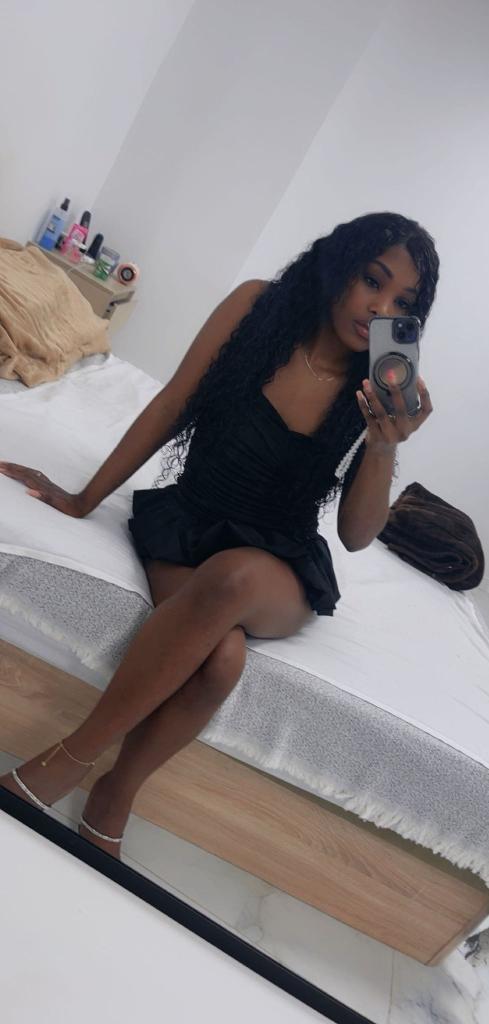 Chica busca chico en Valencia: Chica busca chico