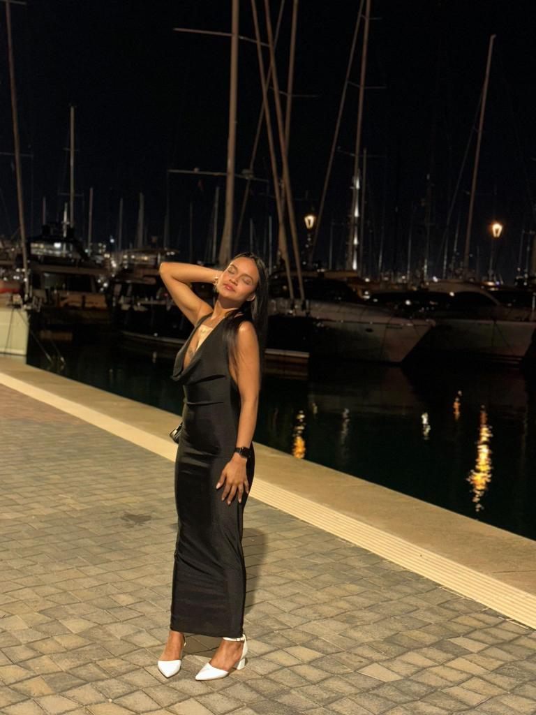Chica busca chico en Ibiza: 