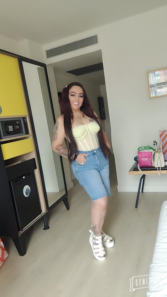 Chica busca chico en Barcelona: 