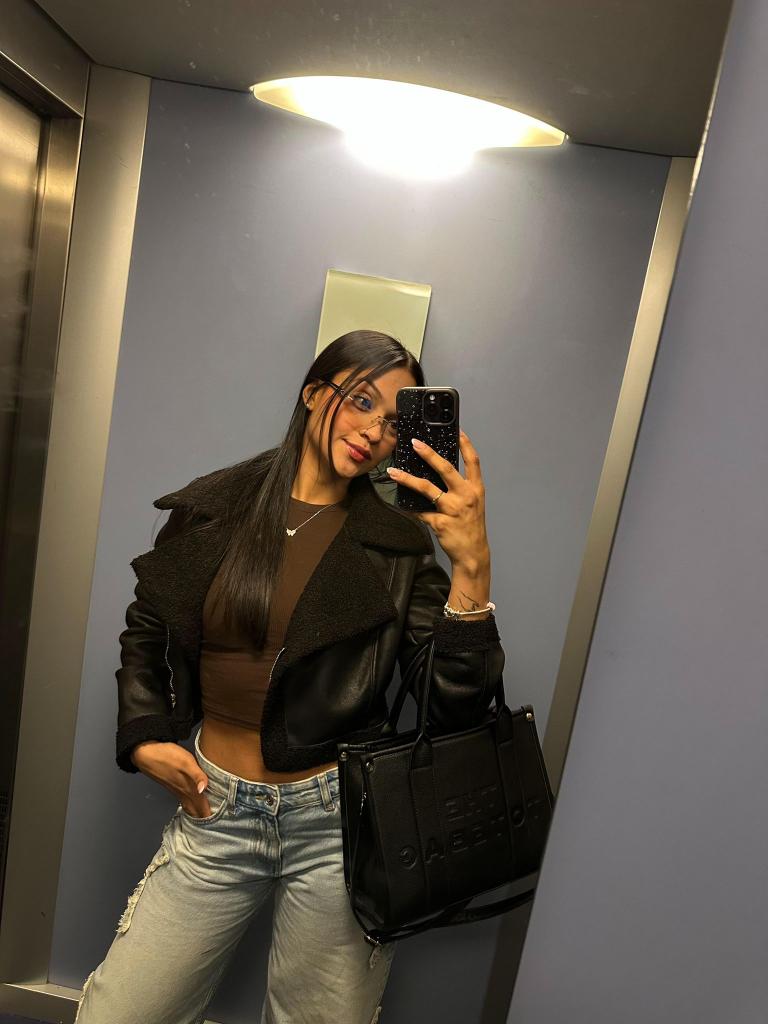 Chica busca chico en Ibiza: 