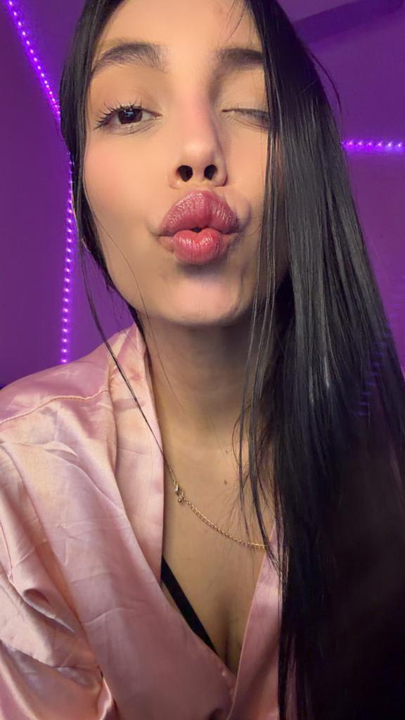 615976183: Chica busca chico en Madrid