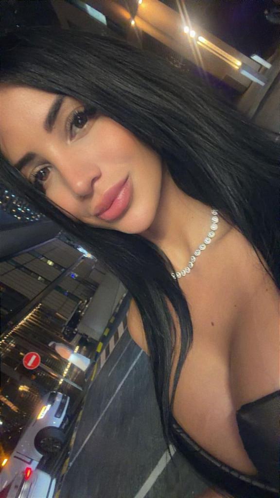 658723566: Chica busca chico en Barcelona