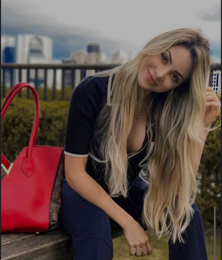 Chica busca chico en Ibiza: Chica busca chico