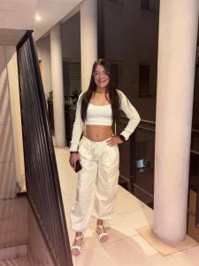 643995149: Chica busca chico en Madrid