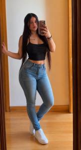688394537: Chica busca chico en Madrid
