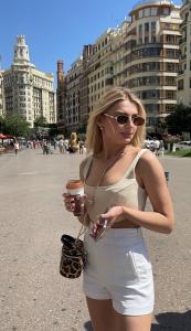 743095130: Chica busca chico en Málaga