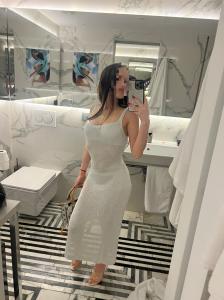 666574769: Chica busca chico en Ibiza