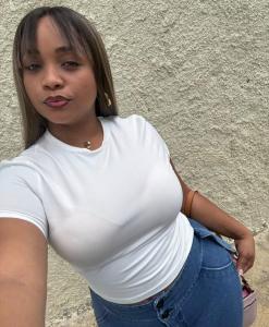 613784417: Chica busca chico en Sevilla