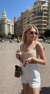 743095130: Chica busca chico en Málaga