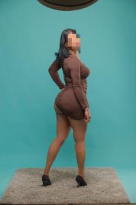 694233505: Chica busca chico en Barcelona