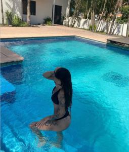 643876585: Chica busca chico en Cádiz