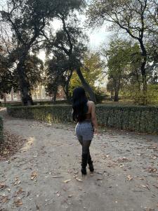 610876106: Chica busca chico en Madrid