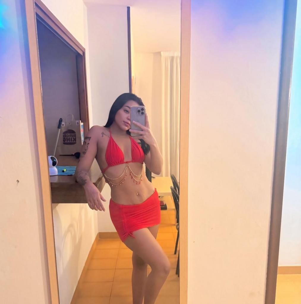 Chica busca chico en Alicante: Chica busca chico