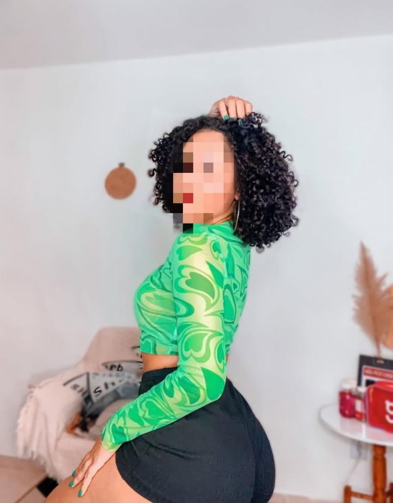 Chica busca chico en Almería: 