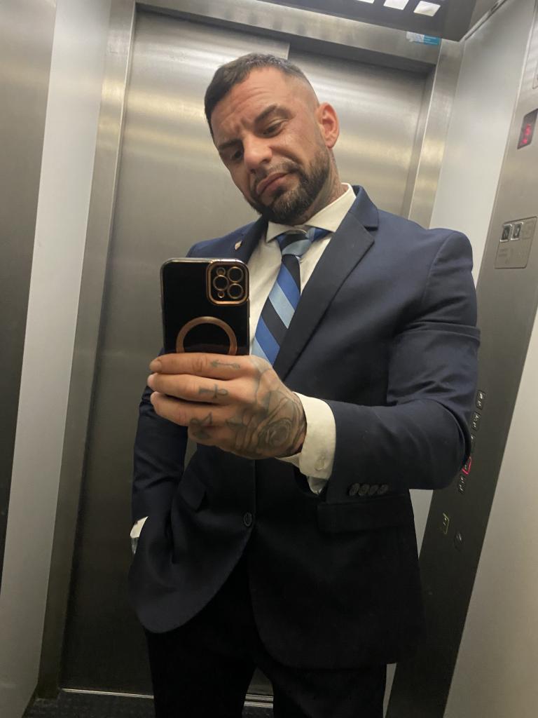 Chica busca chico en Sevilla: 