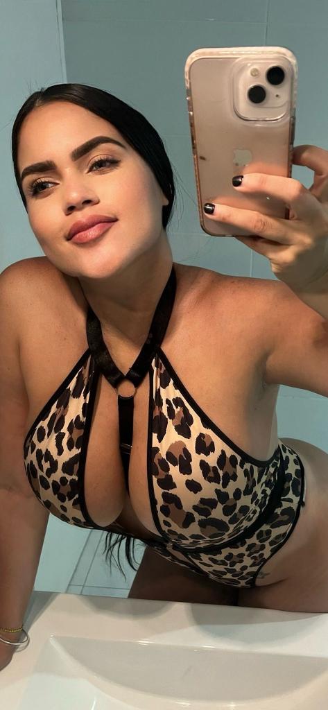 610113584: Chica busca chico en Almería