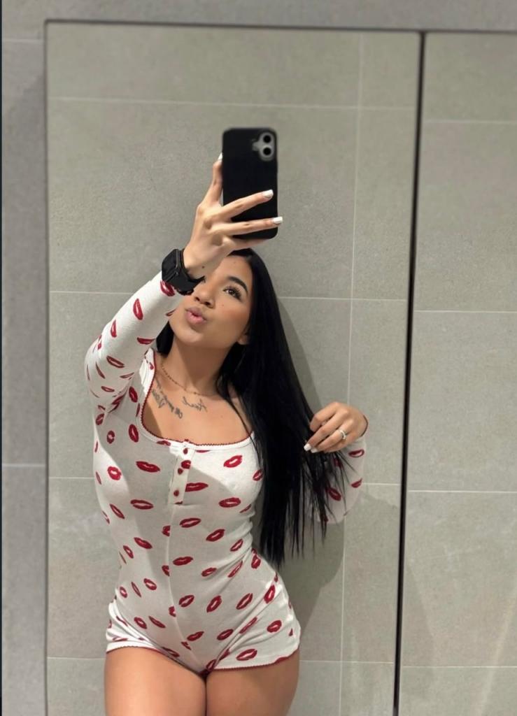 Chica busca chico en Huelva: 