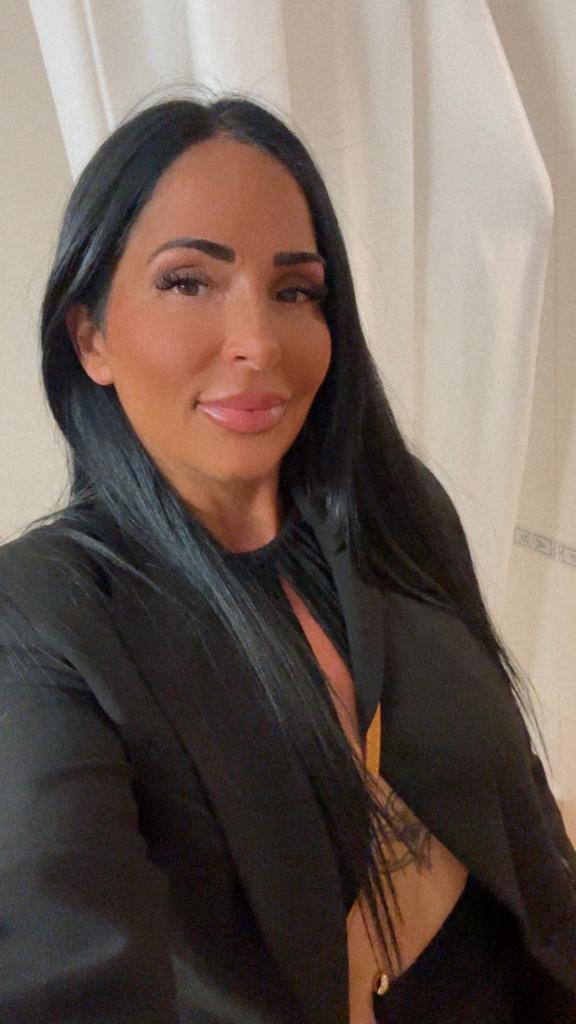 Chica busca chico en Ibiza: 