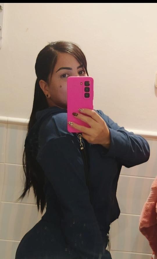 Chica busca chico en Almería: Chica busca chico