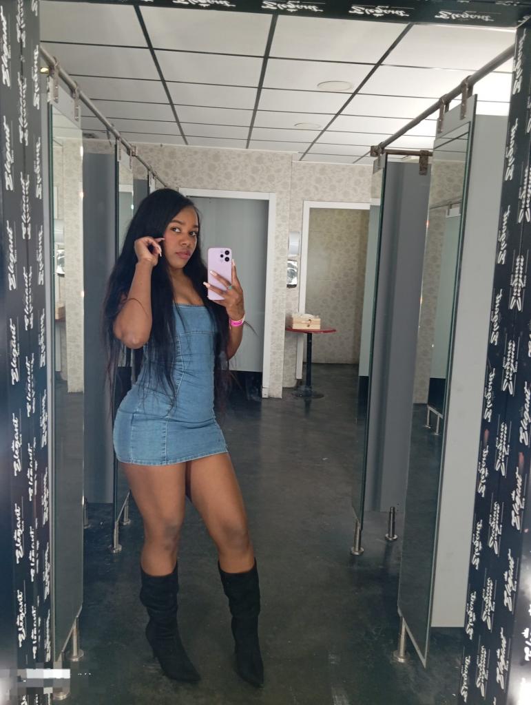 Chica busca chico en Almería: 