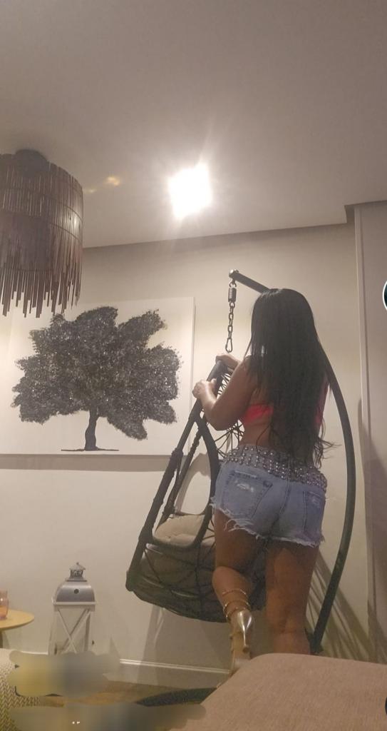 Chica busca chico en Granada: 
