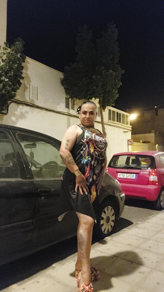 670497468: Transexual en Las Palmas