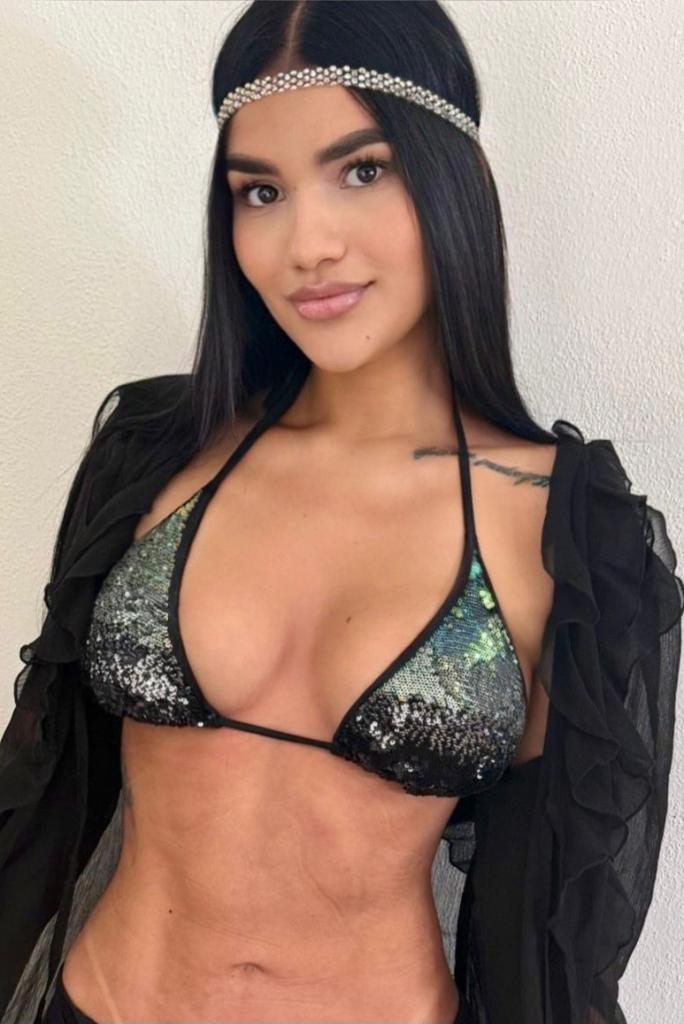 Chica busca chico en Ibiza: Chica busca chico