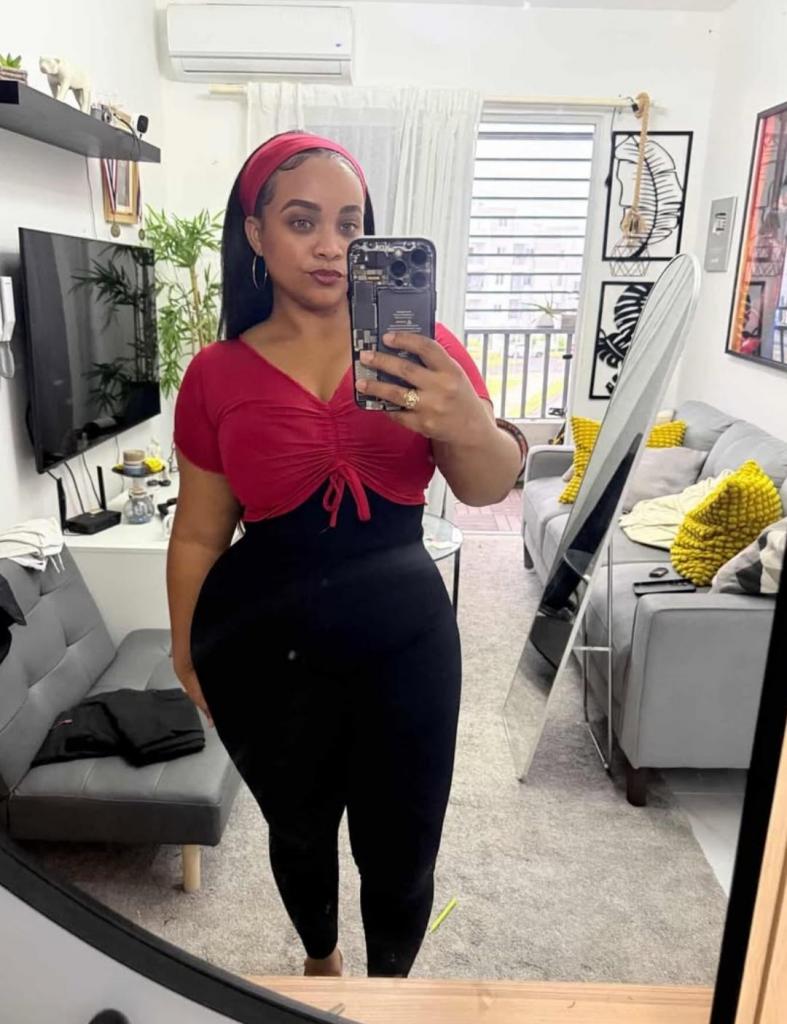 613784417: Chica busca chico en Sevilla