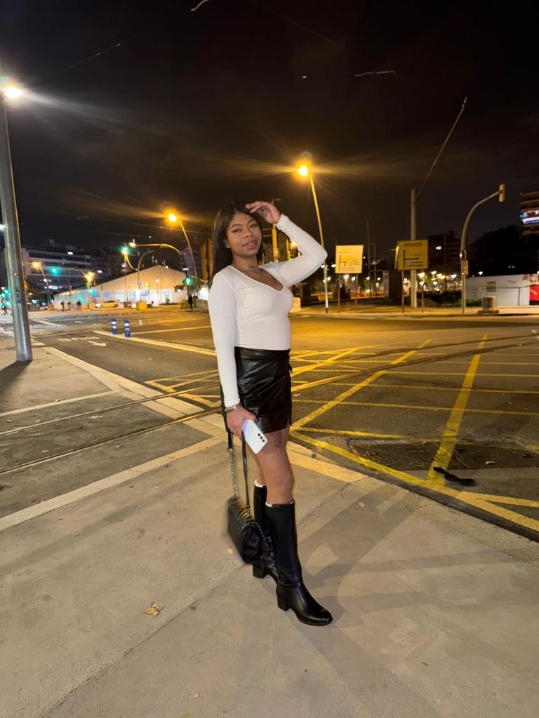 685248025: Chica busca chico en Málaga